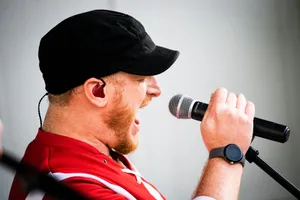 Vocals, mid-chorus.